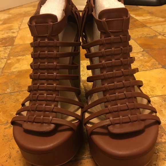 torrid Shoes - NWT. Torrid brown wedges